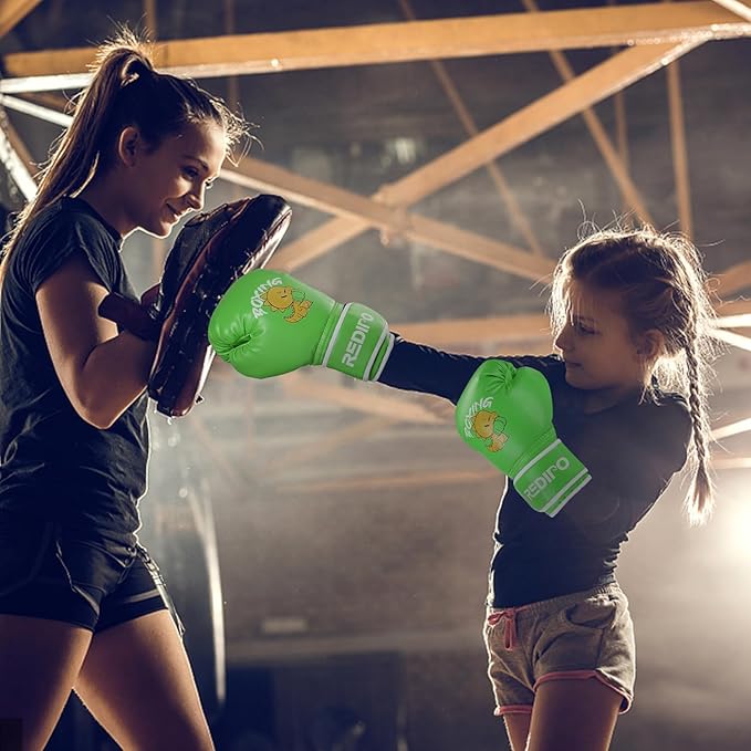 Kids Boxing Gloves, Youth Boxing Training Gloves for Kids 3-9 Year Boys and Girls, 4&6OZ Fighting Gloves, Punching Bag Kickboxing Thai Mitts MMA Training Sparring Gloves